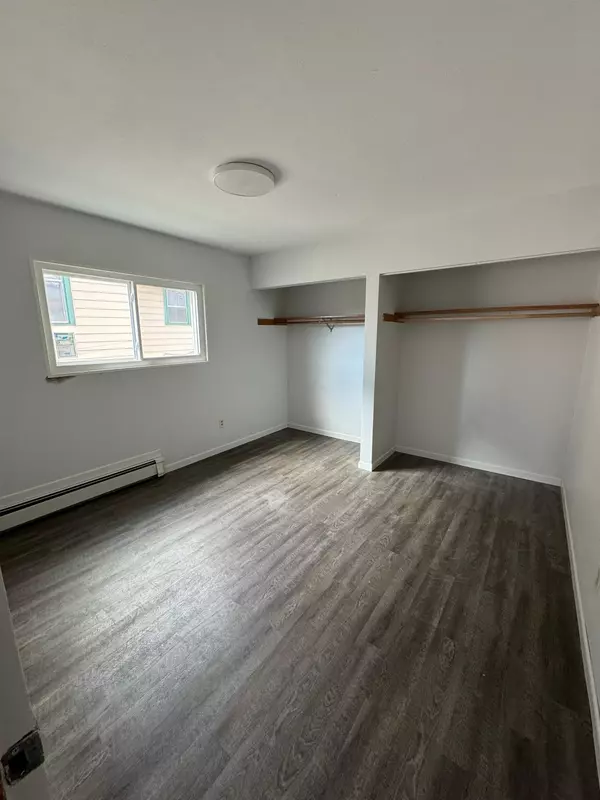 Saint Paul, MN 55106,1025 Hudson RD