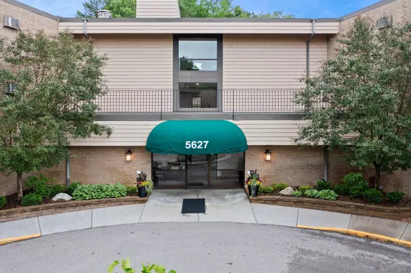 Minnetonka, MN 55343,5627 Green Circle DR #216