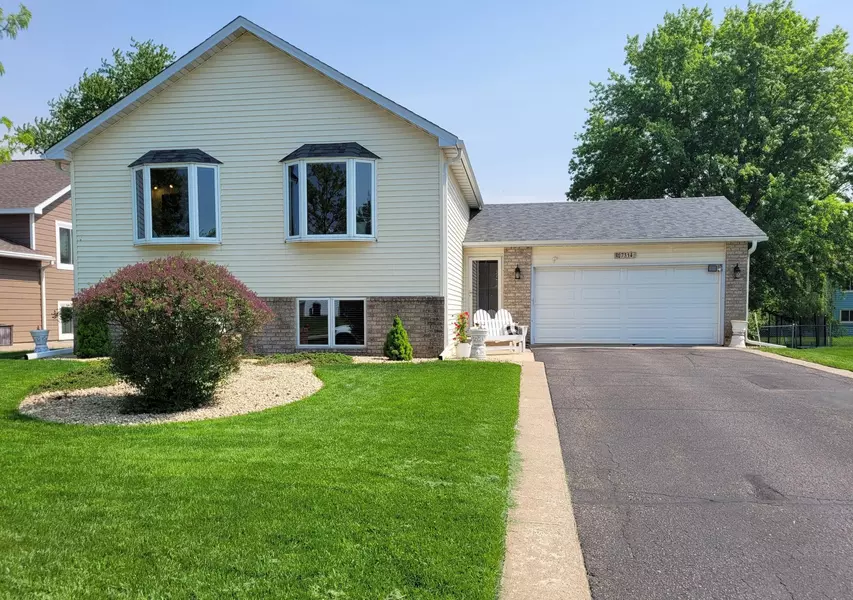 7314 Upper 157th ST W, Apple Valley, MN 55124