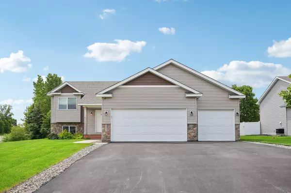 2400 River Bend TRL, Mayer, MN 55360