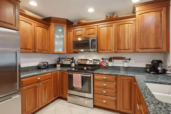 Edina, MN 55435,7500 Edinborough WAY #3303