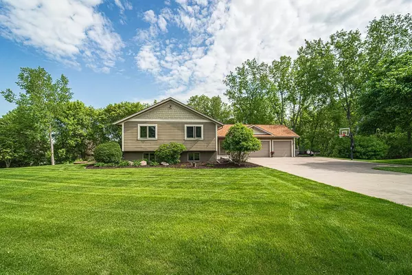 Hudson, WI 54016,330 Highview RD