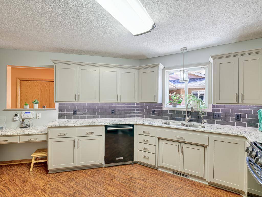 Lino Lakes, MN 55014,7136 Ivy Ridge LN