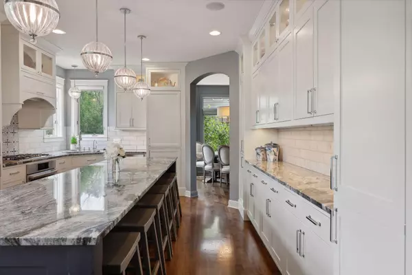 Chanhassen, MN 55317,6451 Fox DR