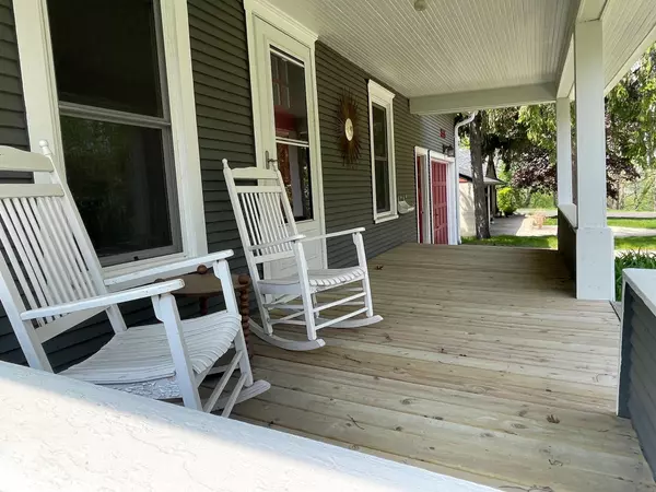 Owatonna, MN 55060,335 Plainview ST