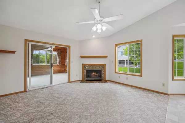 Mahtomedi, MN 55115,828 Woodland DR