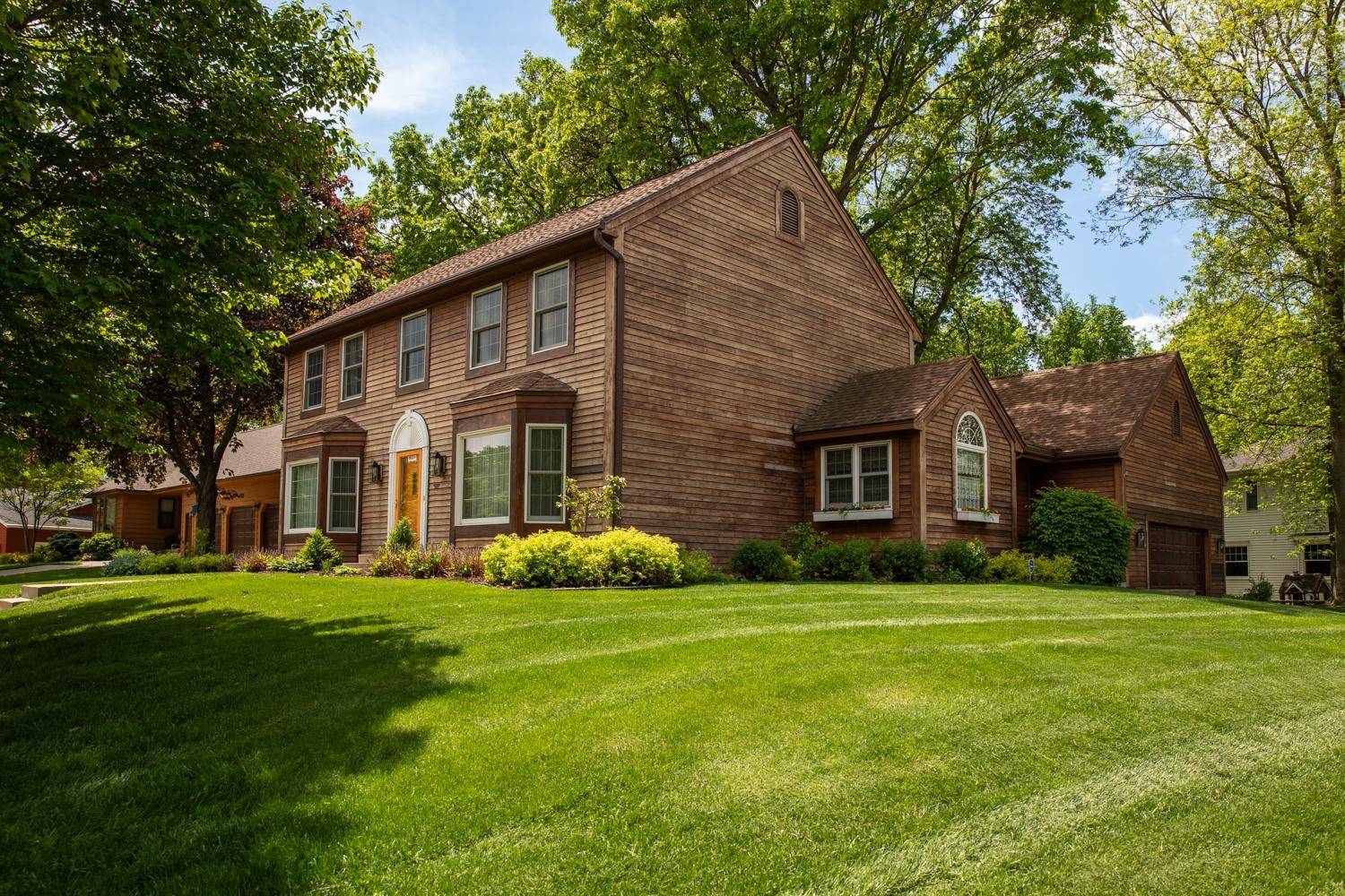 1007 Hickory LN SW,  Rochester,  MN 55902