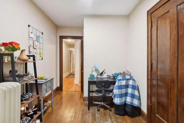 Minneapolis, MN 55403,1936 Fremont AVE S