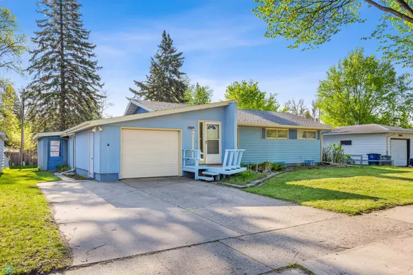 Moorhead, MN 56560,1908 9th ST S