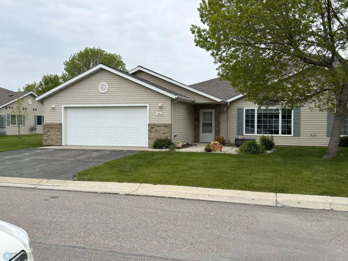 Moorhead, MN 56560,356 30th ST N