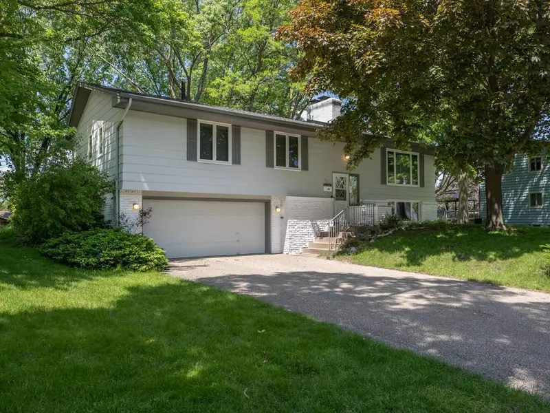 2355 Wisconsin AVE N, Golden Valley, MN 55427