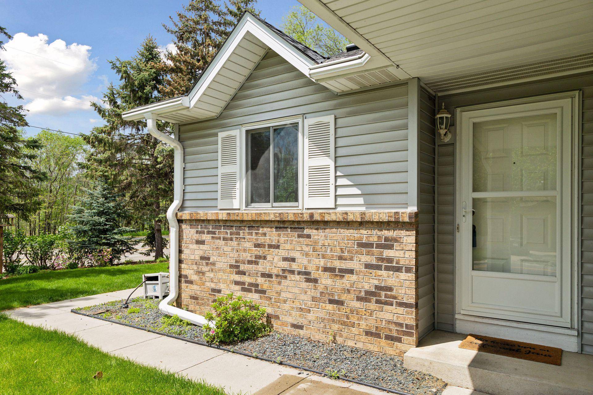 Shoreview, MN 55126,5861 Fernwood ST