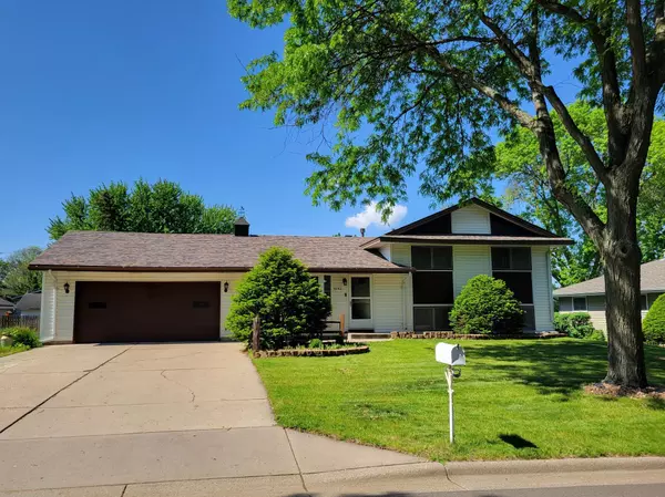 8142 Homestead AVE S, Cottage Grove, MN 55016