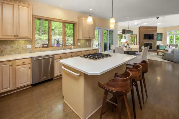 Minnetonka, MN 55305,11650 Timberline RD