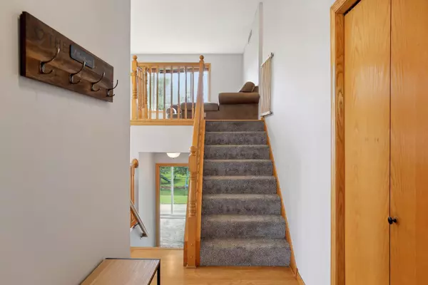 Rockford, MN 55373,7007 Sarah LN