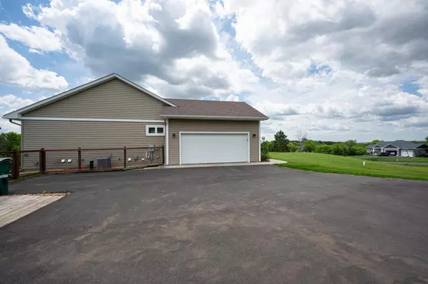 Hudson, WI 54016,1059 Autumn Oak LN