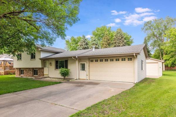 11234 Quebec LN N, Champlin, MN 55316