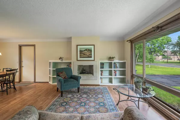 Roseville, MN 55113,1146 Roselawn AVE W