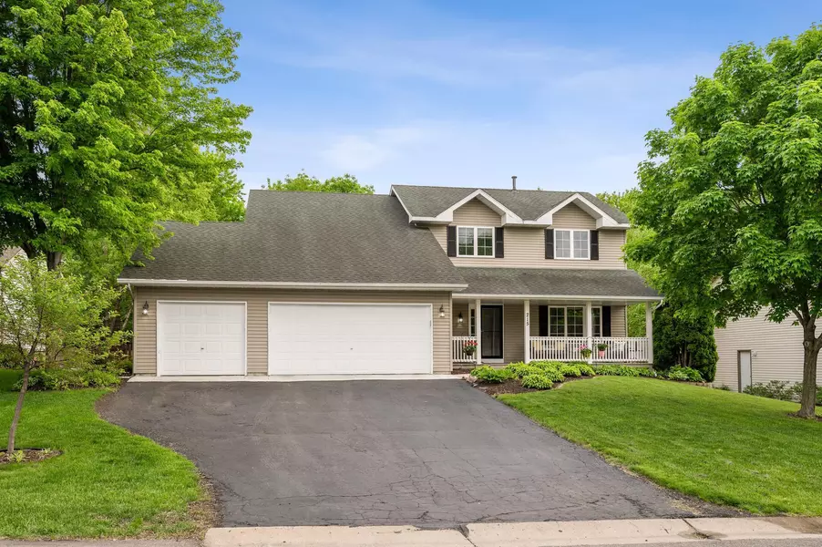 215 Jaspers CIR S, Chaska, MN 55318