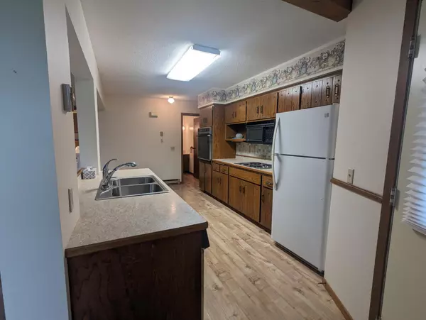 Kensington, MN 56343,21248 State Highway 55 SW