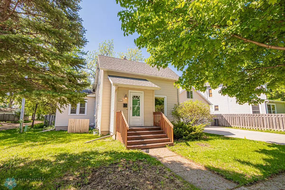 Moorhead, MN 56560,611 5th AVE S