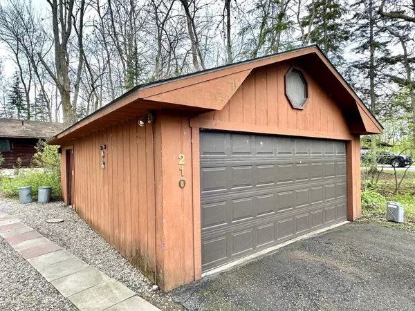 Lake Twp, MN 56763,210 Oak RD