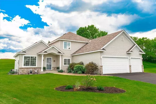 2516 Shannon CT, Hudson, WI 54016