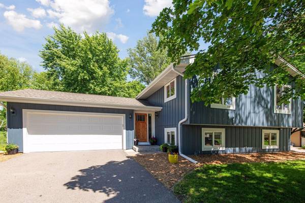 12280 Travois RD, Eden Prairie, MN 55347