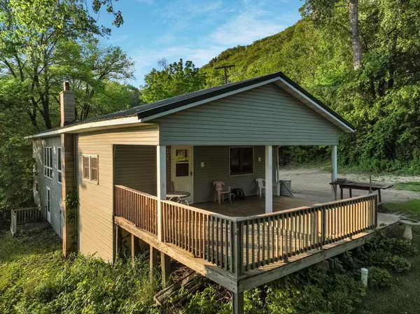 Alma, WI 54610,S1525 Pelican TRL