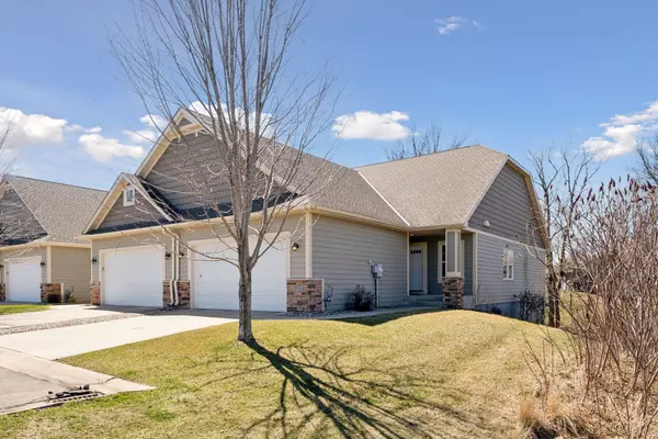 1052 Provence LN,  Waconia,  MN 55387