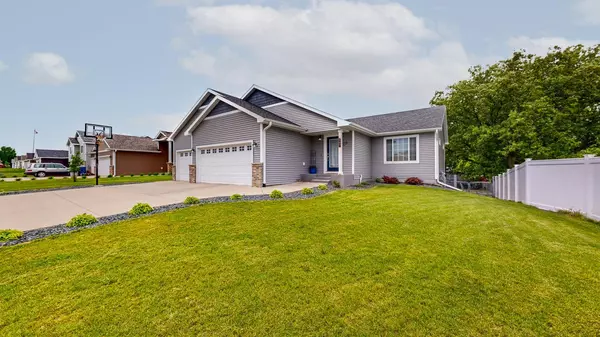 Kasson, MN 55944,907 6th AVE NE