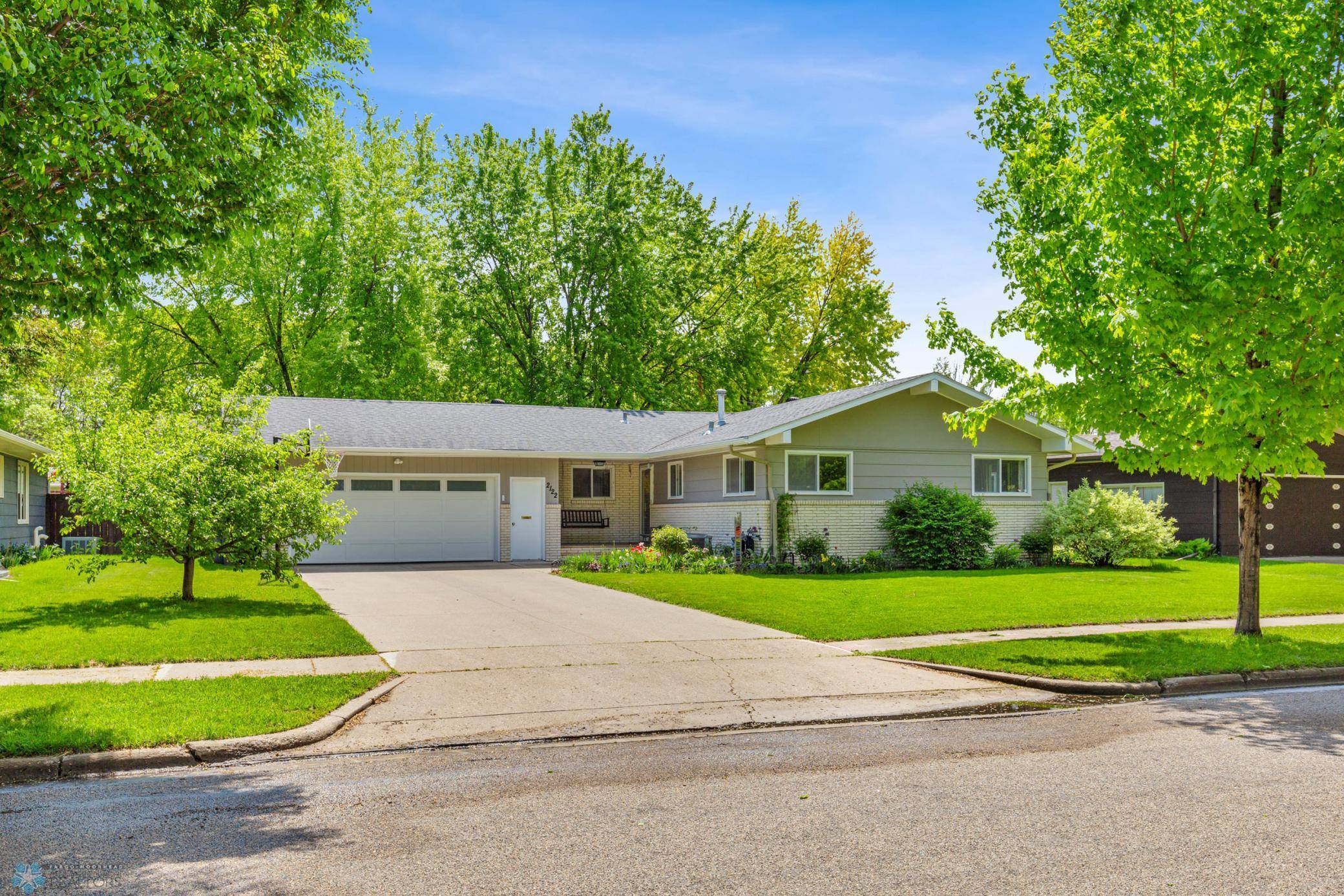 2122 18th ST S, Moorhead, MN 56560