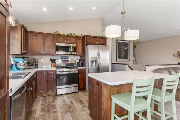 Roberts, WI 54023,316 Dakota AVE