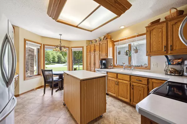 Shoreview, MN 55126,5725 Heather Ridge DR