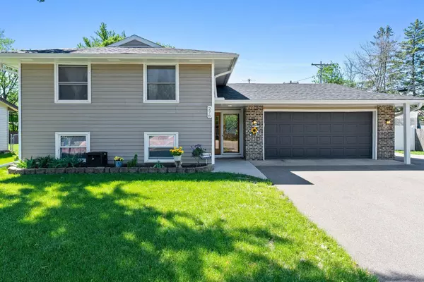 Apple Valley, MN 55124,276 150th ST W