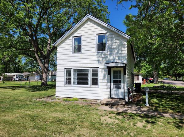 1100 S Front ST,  Saint Peter,  MN 56082