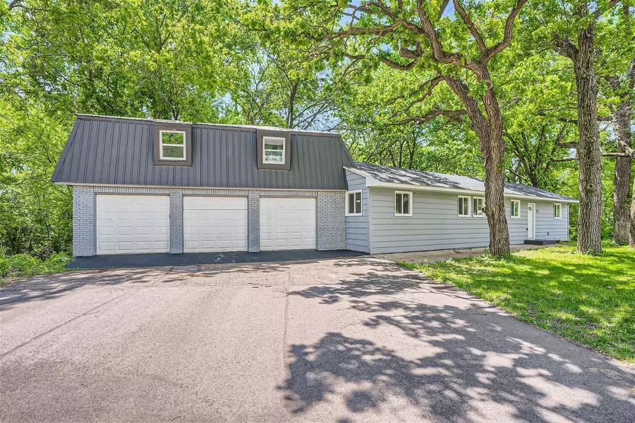 403 Cimarron RD, Apple Valley, MN 55124