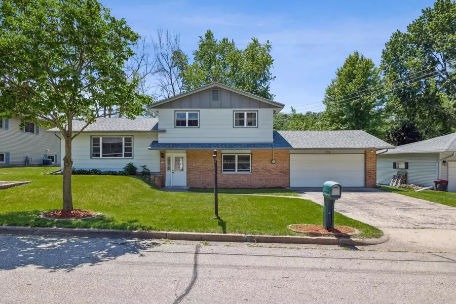 935 Burton ST, Red Wing, MN 55066