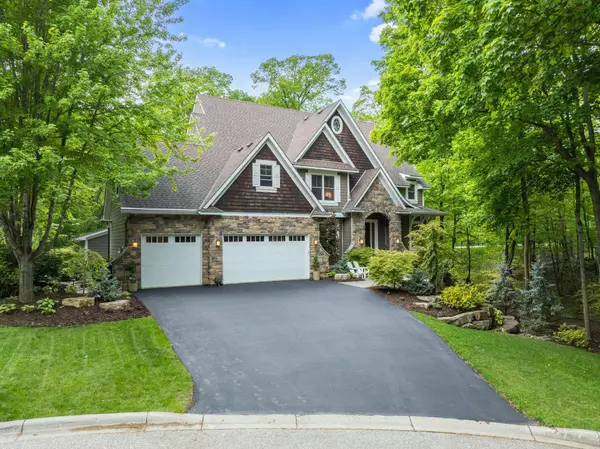 4818 Timber Ridge CIR, Minnetonka, MN 55345