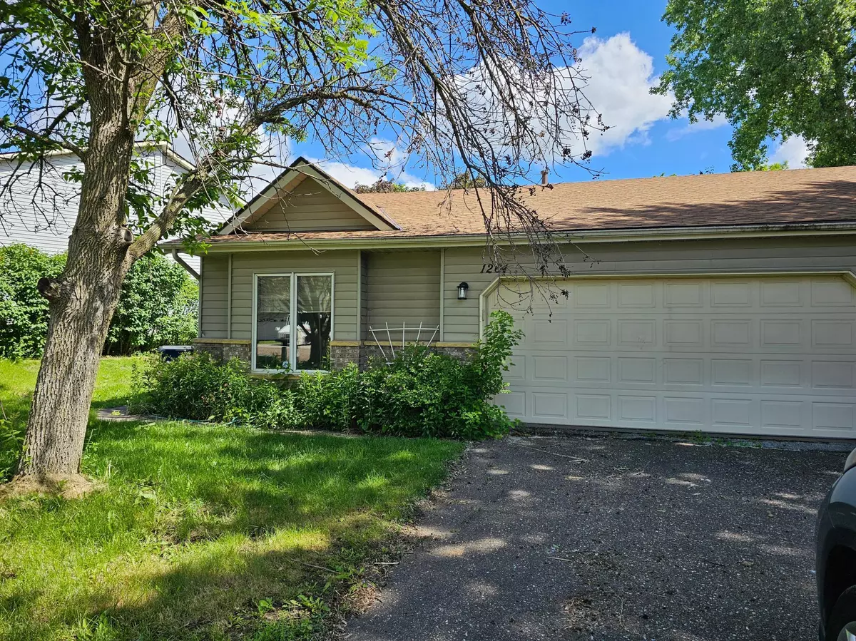 Maplewood, MN 55109,1261 Edgehill CT
