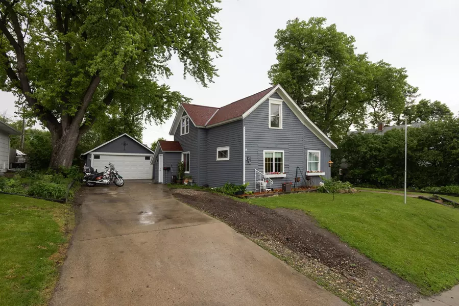 808 S Oak ST, Fergus Falls, MN 56537