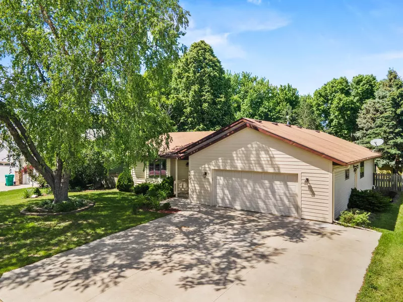 980 22nd ST SE, Owatonna, MN 55060