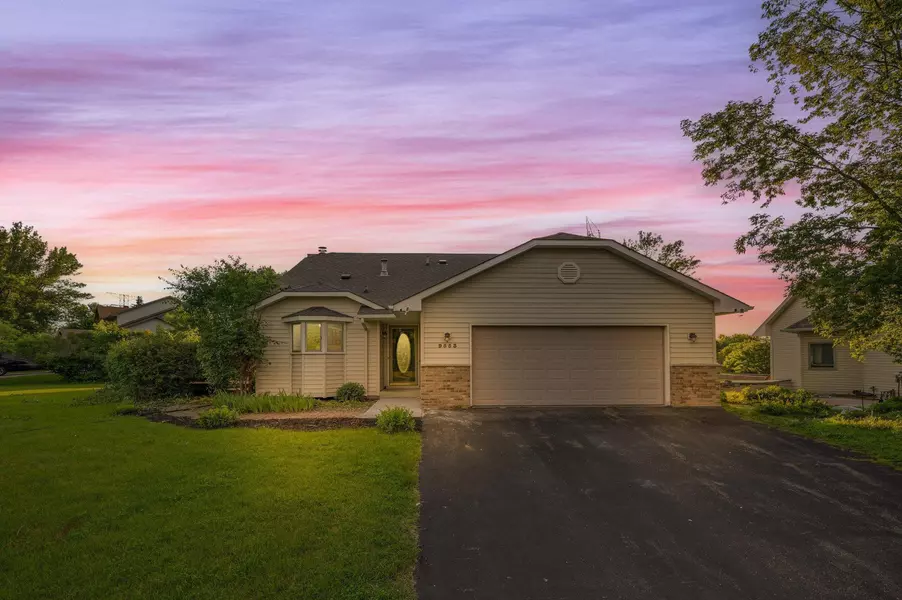 9553 Rosewood LN N, Maple Grove, MN 55369