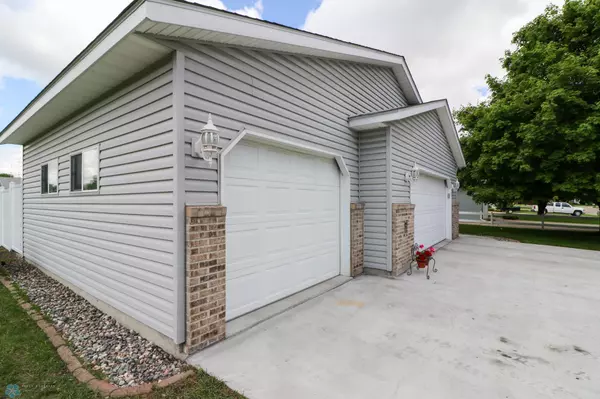 Moorhead, MN 56560,1917 32nd ST S