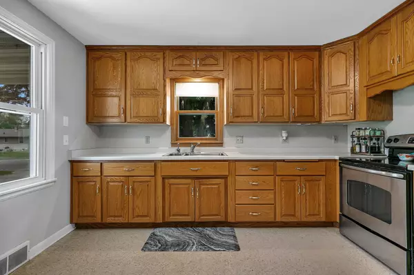 Melrose, MN 56352,404 3rd ST SE