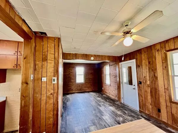 Henning, MN 56551,206 Balmoral AVE