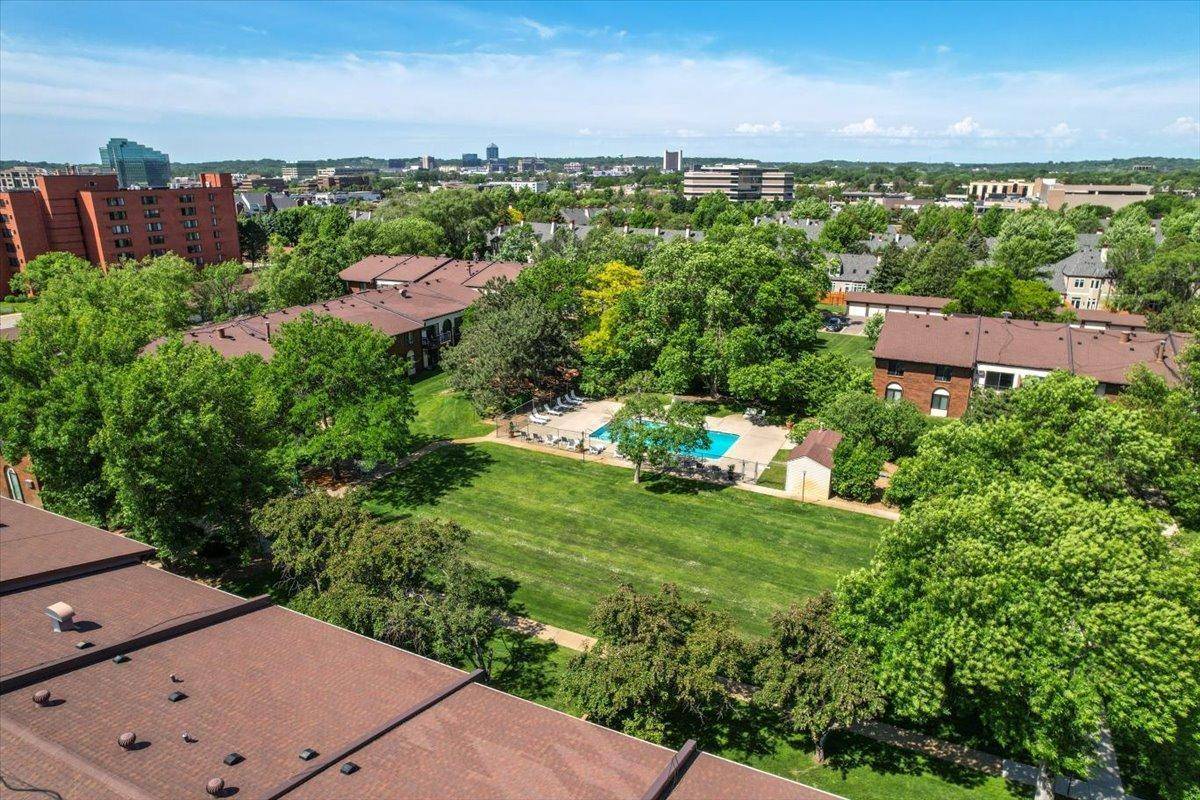 Edina, MN 55435,7340 York AVE S #206-6