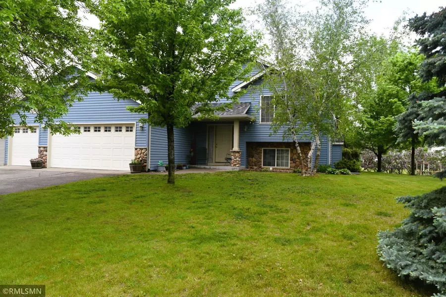 2323 Vermont DR, Sartell, MN 56377