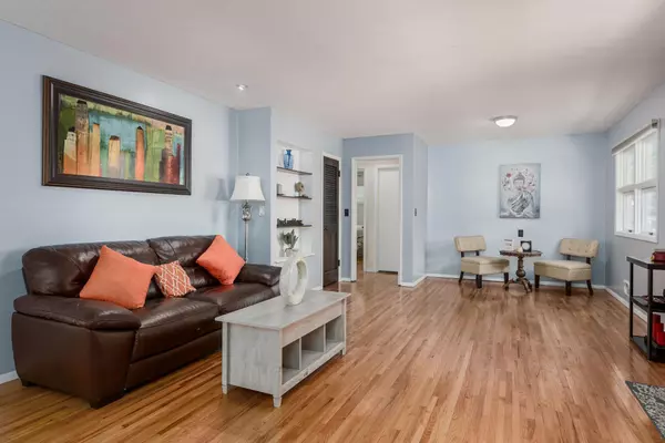 South Saint Paul, MN 55075,1227 Eldridge AVE