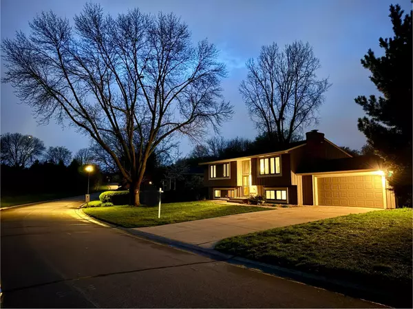 Eden Prairie, MN 55344,10890 Northmark DR